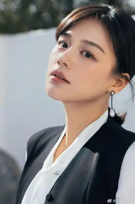 她双眼皮变化还是挺明显的……|马思纯|双眼皮|眼皮_新浪新闻