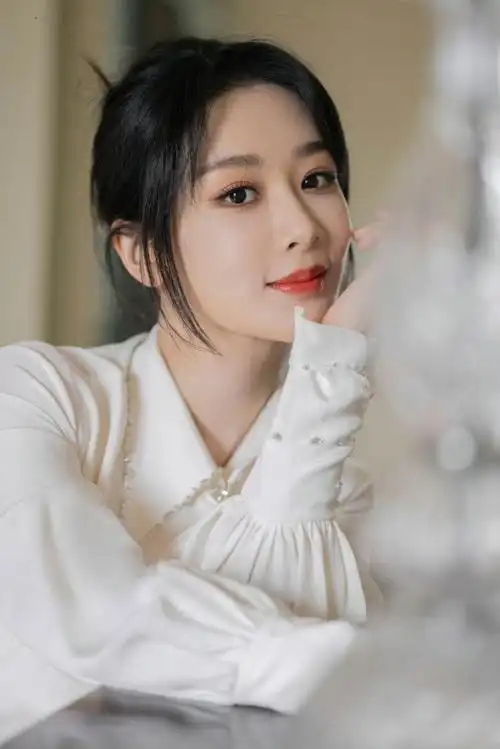 杨紫立夏营业照#温柔明媚,暖风轻拂9578杨紫立夏营业照送上,可爱