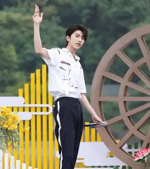 "奔跑吧"首次撕名牌,为何这一次换嘉宾后,能够得到大家的喜欢?