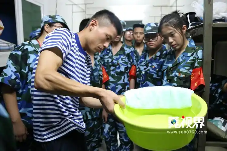 【莞视界】东纵小战士入驻虎门沙角部队 体验军人生活