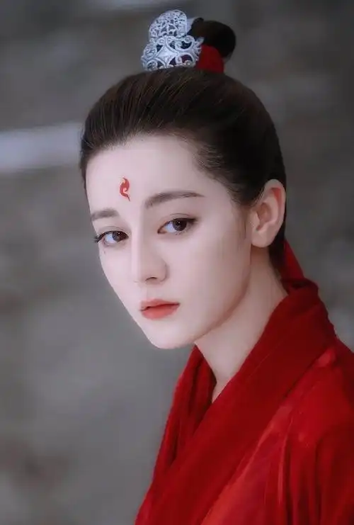 命盘赏析|迪丽热巴--寅午文化