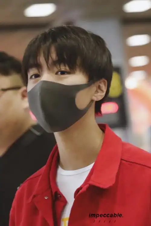 王俊凯 巴黎时装周