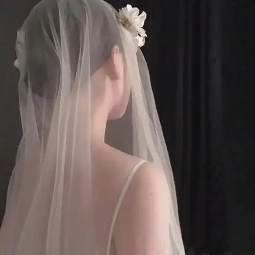 女生婚纱背景头像