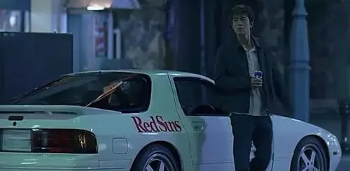 人称赤城的白色彗星也就是马自达的rx-7而是高桥凉介的那辆fc3s最喜欢