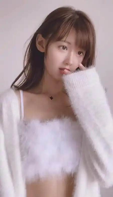 性感迷人有气质的女生qq皮肤