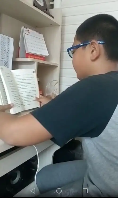 "书韵飘香,阳光阅读"——五年四班小学生暑假读书精彩剪辑