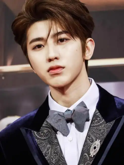 为什么现在会有人替蔡徐坤讲话