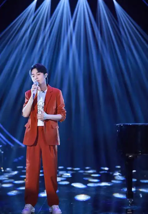 吴青峰帅气歌手舞台照片第3页