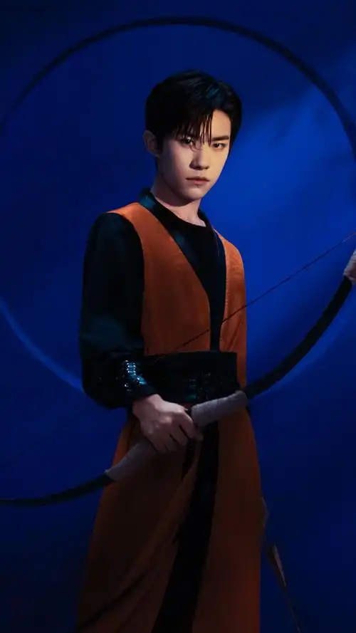 易烊千玺七周年演唱会视觉海报饭修