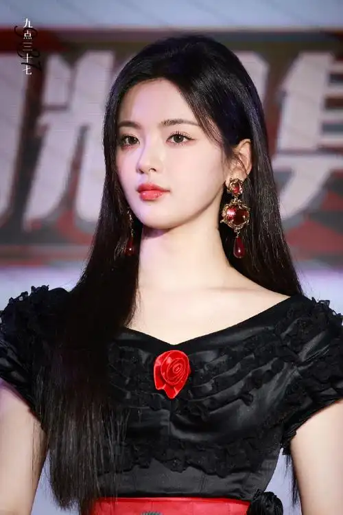 杨超越好像玫瑰公主##杨超越的腿好白