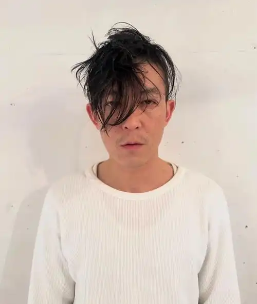 「陈冠希」又换新发型了!