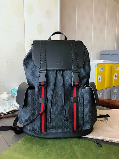 gucci古驰男士双肩包