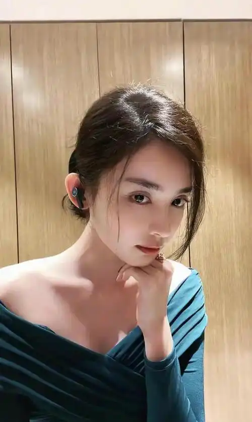 古力娜扎这个自拍照,一看就是没精修过,原来素颜的她这么好看