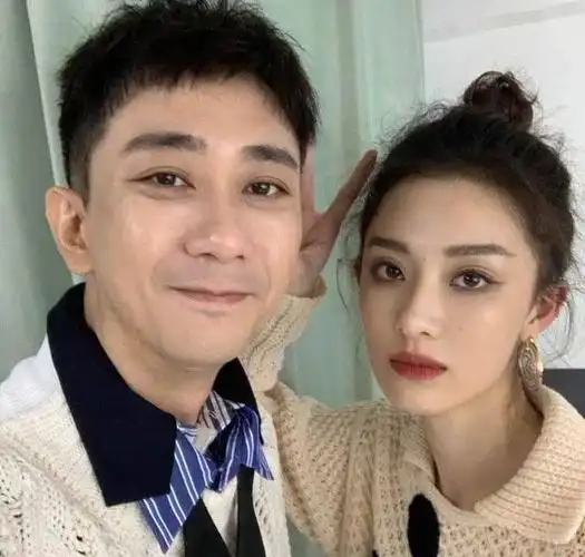 王自健就这样改写了他的结局再也回不去小王爷的风光日子