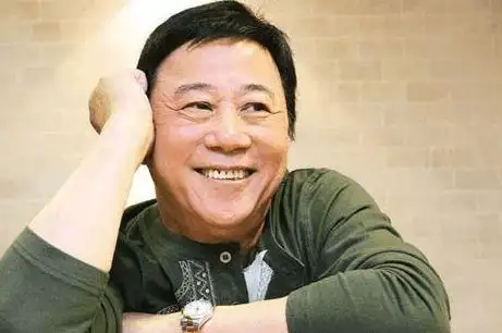 香港老牌戏骨夏雨做客直播间自曝是一枚骄傲火爆boy