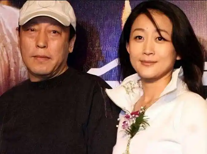 倪大红的妻子——倪炜是一名制作人.