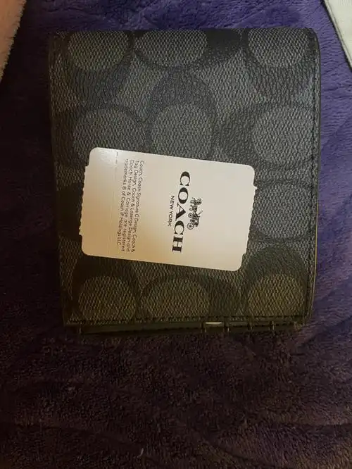 coach钱包真假鉴别