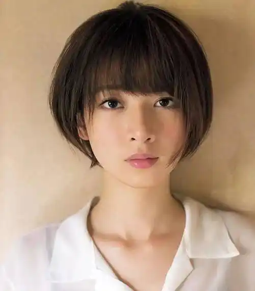 适合圆脸的女生发型,减龄瘦脸又好看_短发_刘海_时尚