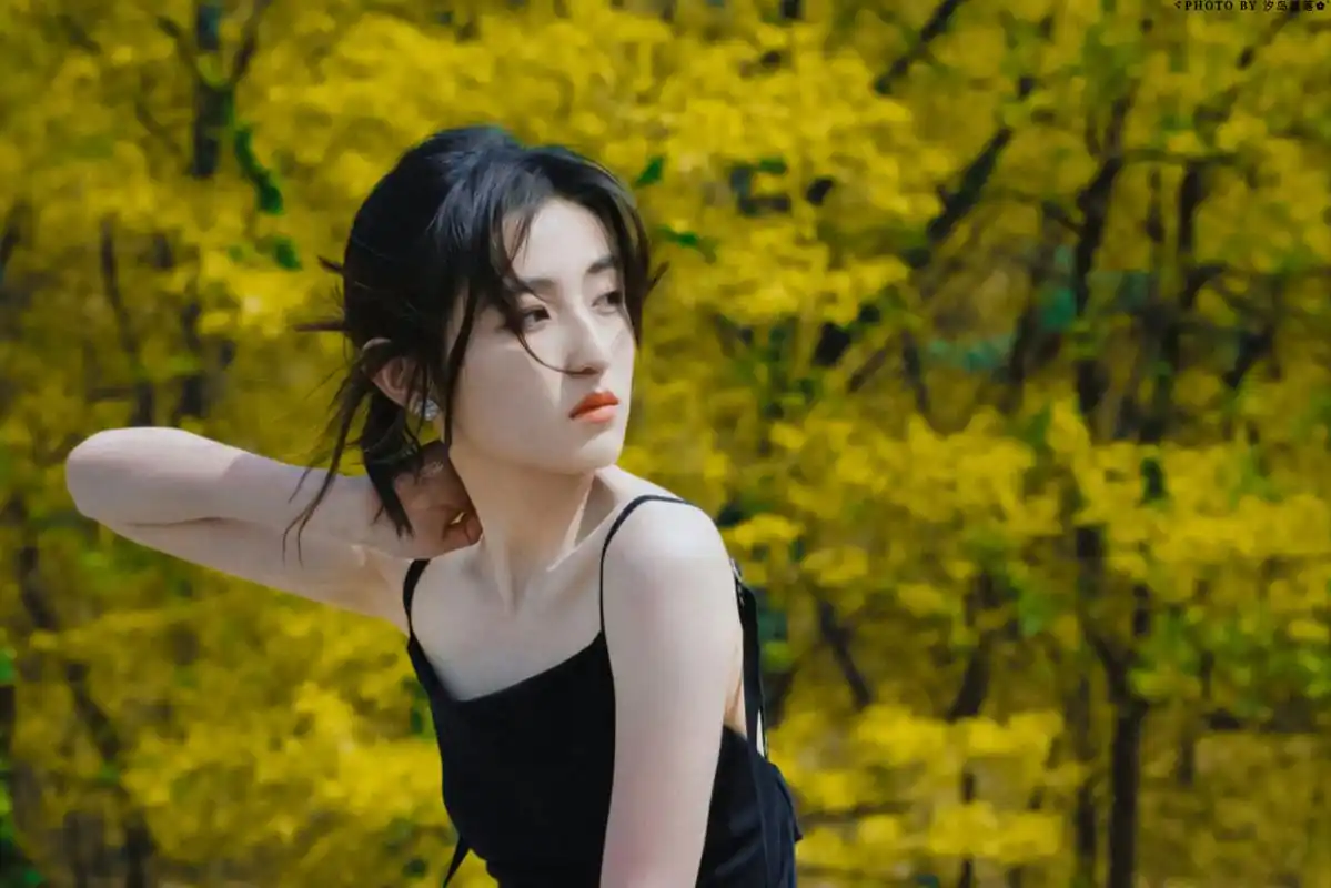 张子枫#  *  壁纸  迎风95