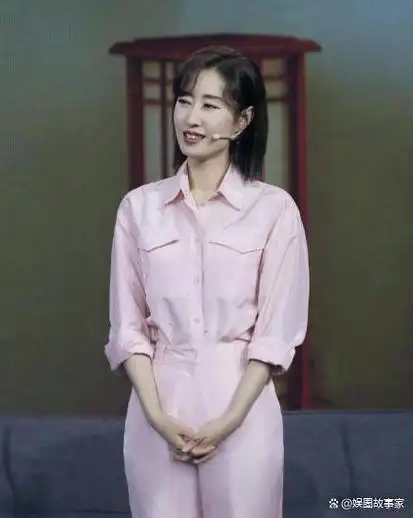 刘敏涛凭借出色的演技,轻松驾驭了这个深入人心的角色,让蛰伏多年的她