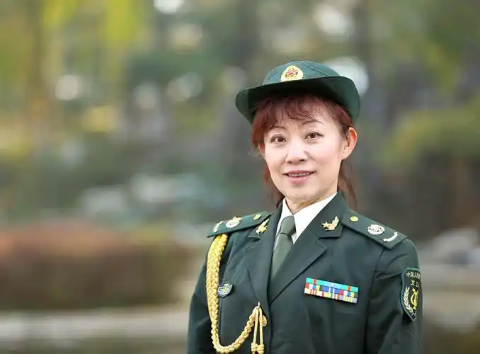 女神 军旅歌手,甜美妹子———徐聪写真照 写美篇