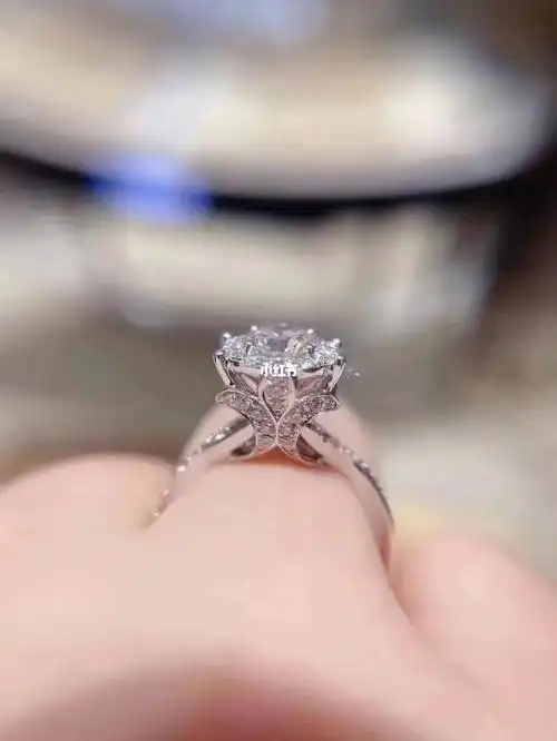 一克拉的钻戒有多大