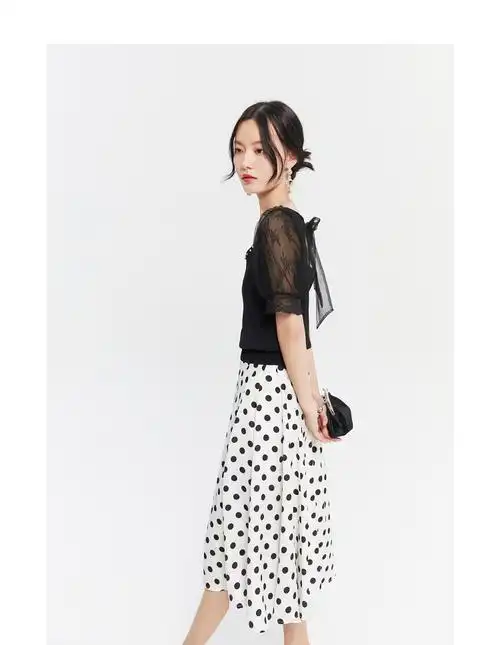 红袖波点半身裙夏季2022新款女装闪钻腰头印花长裙商场同款白底黑点