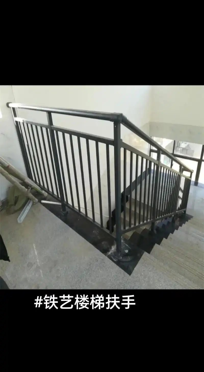 铁艺楼梯扶手.铁艺楼梯扶手a潍坊铁艺楼梯扶手效果#潍坊铁艺楼 - 抖音