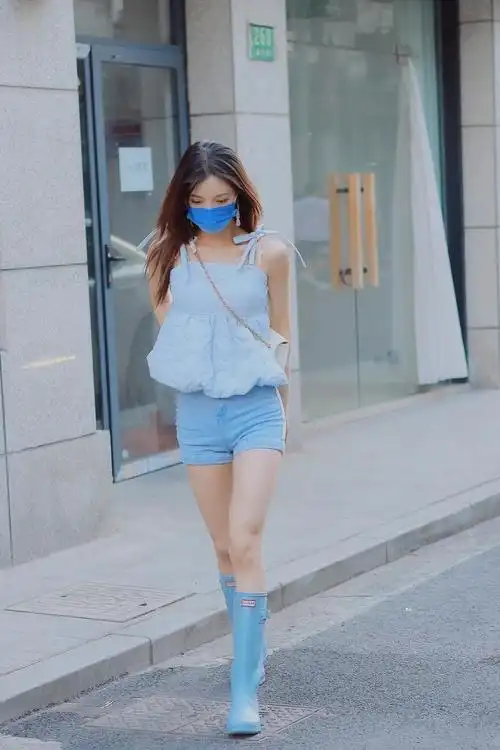 真的穿了雨鞋哈哈哈