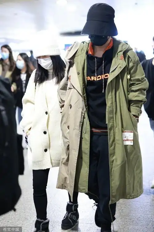 谢娜挽张杰现身机场##张杰谢娜合体现身机场