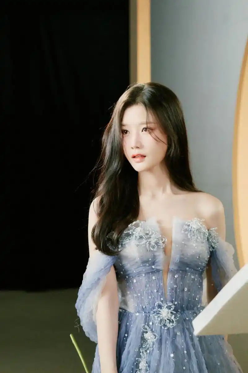 陈意涵高清壁纸头像(七十)[鲜花]