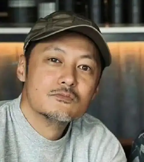 42岁余文乐近照曝光,面容憔悴黑眼圈严重_工作_因为_王棠