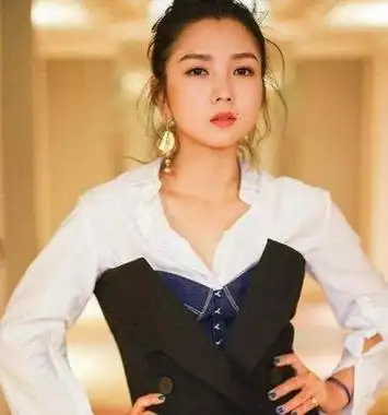 何洁现身变化巨大暴瘦70斤,为恢复身材,自曝曾四肢抽脂