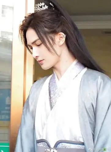 朱正廷古装路透如何呀感觉仙仙的昨日已进入新剧组