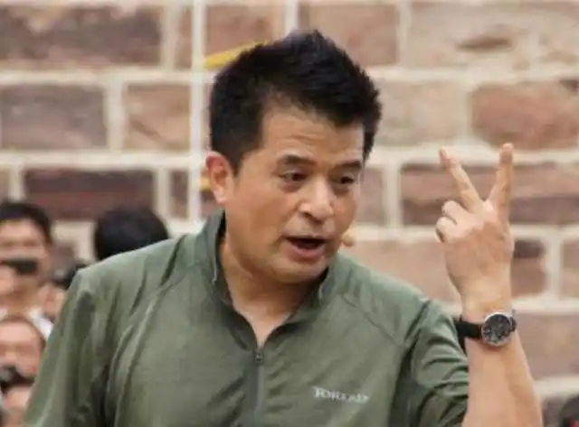 被央视封杀的毕福剑风采不减当年可一点也不惨