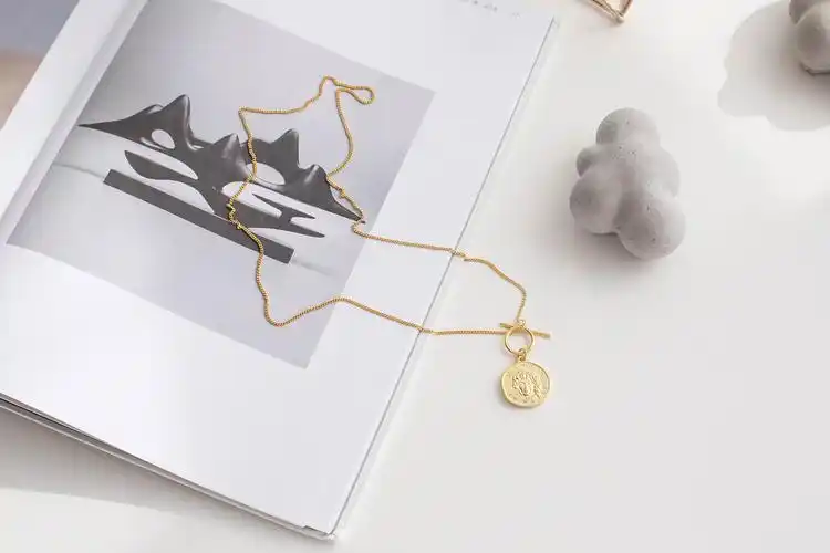 ins风冷淡风项链颈链拍摄静物产品拍摄银饰品首饰