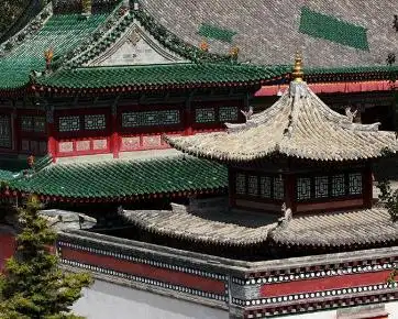 目录1景点简介2主要景点1景点简介编辑近代记录,九间殿在塔尔寺内,就