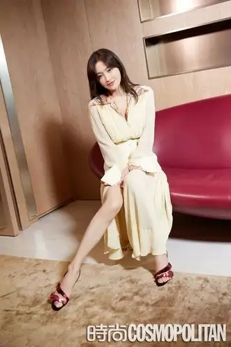 秦岚在米兰都买买买了什么她亲自翻包推荐