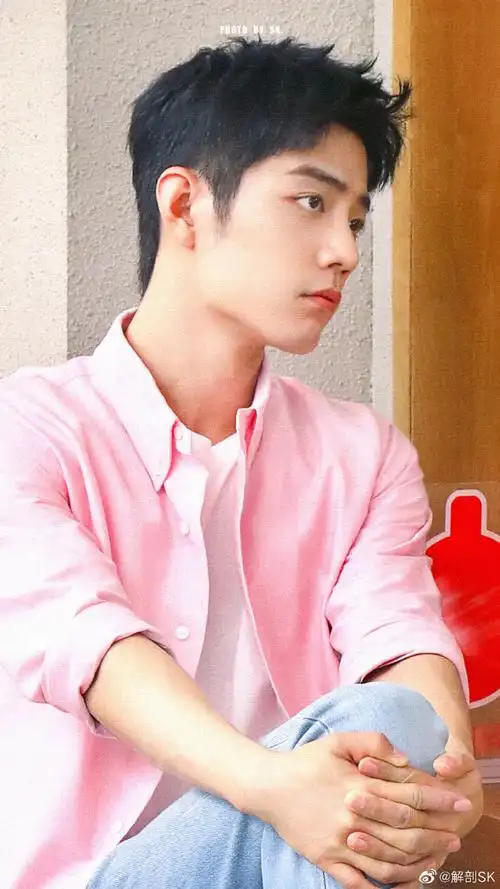 肖战直播##肖战粉色衬衫