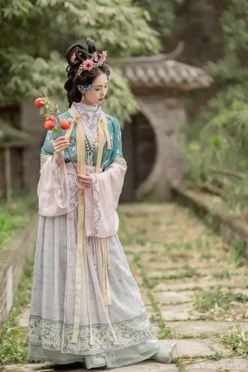 汉服##汉服摄影##神仙图##汉服上新