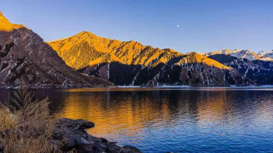 天山天池风景名胜区(新疆)