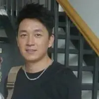 图片男头像成熟稳重点击鼠标右键下载