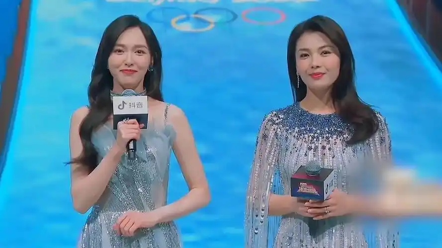 杨颖唐嫣气质对比:同样是主持晚会盛典,看谈吐就知道谁更有气质