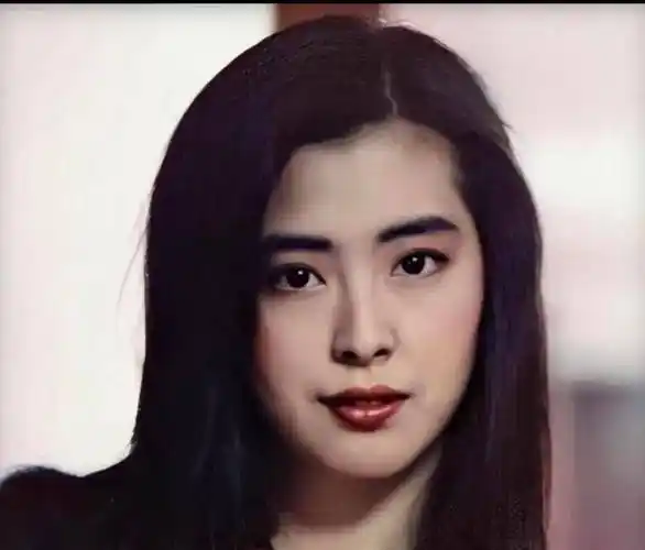 标题:王祖贤57岁素颜自拍,魅力依旧不减当年_生活_保养_心态