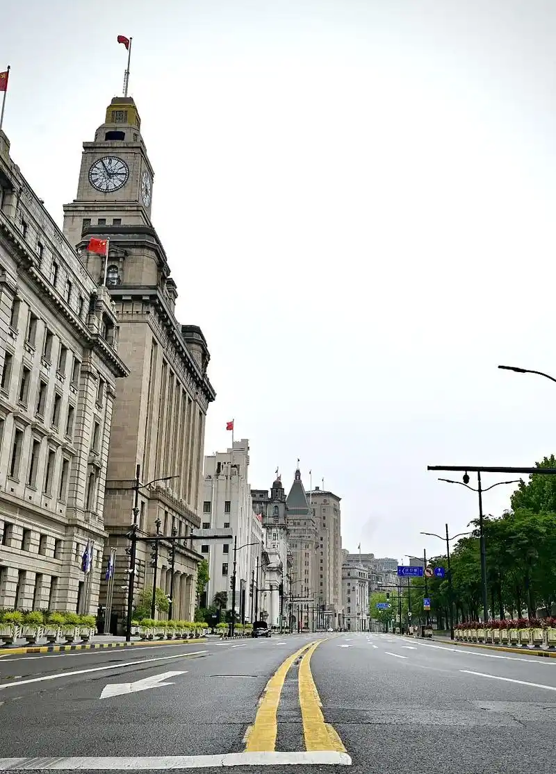 上海外滩:繁华都市的璀璨明珠