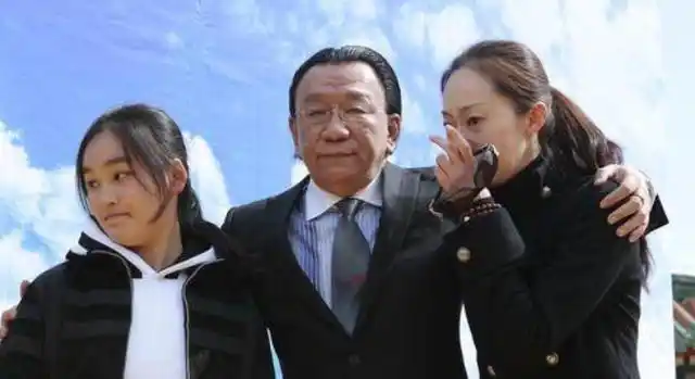 同样是侯耀文的骨肉,把刘彦和袁茵的女儿一对比,差距就出来了_网易