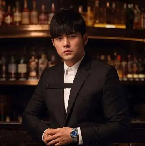 微信头像周杰伦动漫男头