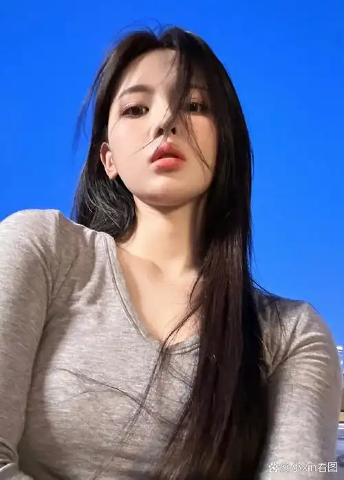 杨超越,早期美照,颜值很高,青春气息满满,少女感爆棚[色][色][色][色]