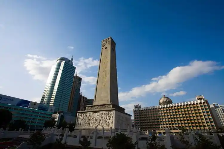 乌鲁木齐人民广场图片第1张