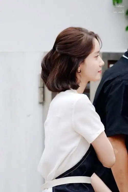 林允儿鼻子是不是塌了